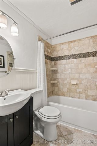 4607 Rolling Hills Drive, Bartlesville, OK 74006