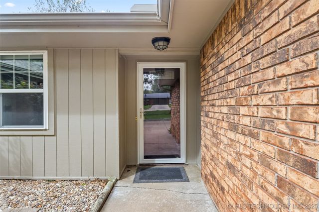 4607 Rolling Hills Drive, Bartlesville, OK 74006