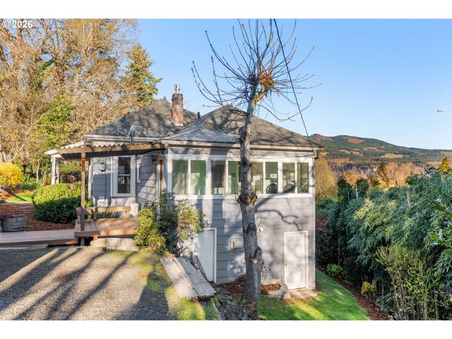 210 E SHERMAN Ave, Hood River, OR 97031