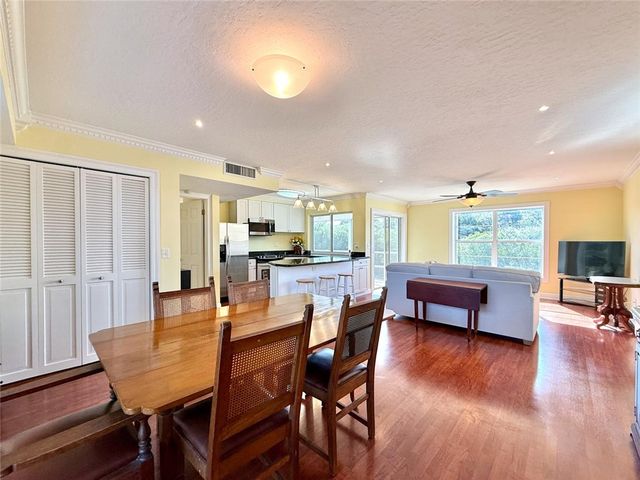 200 Greytwig Road 212, Vero Beach, FL 32963