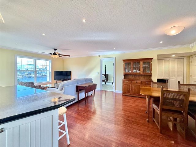 200 Greytwig Road 212, Vero Beach, FL 32963