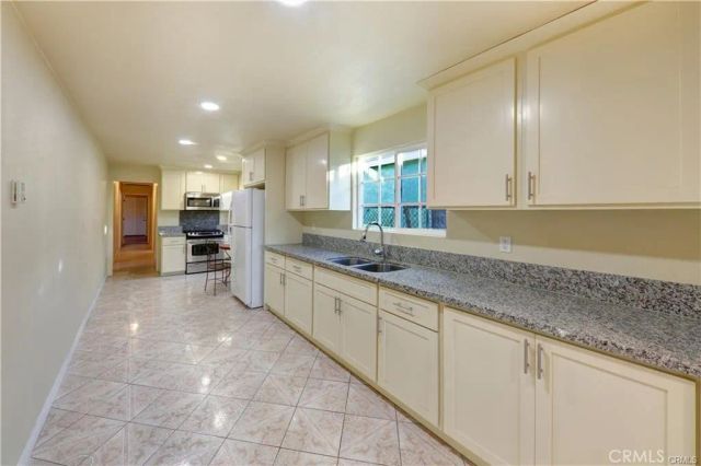 8622 S Fir Avenue, Los Angeles, CA 90002