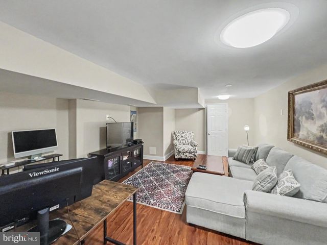 1610 N BROADWAY N, Baltimore, MD 21213