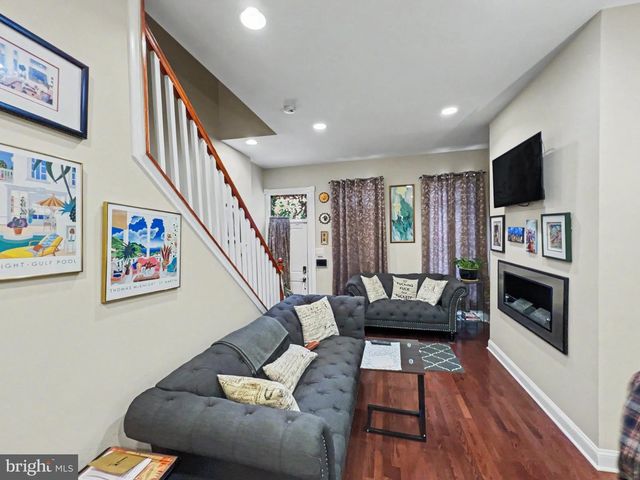 1610 N BROADWAY N, Baltimore, MD 21213