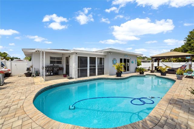 1930 74TH AVENUE N, St Petersburg, FL 33702