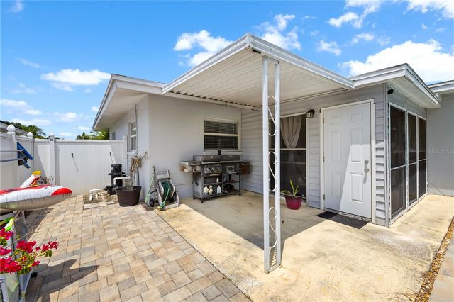 1930 74TH AVENUE N, St Petersburg, FL 33702