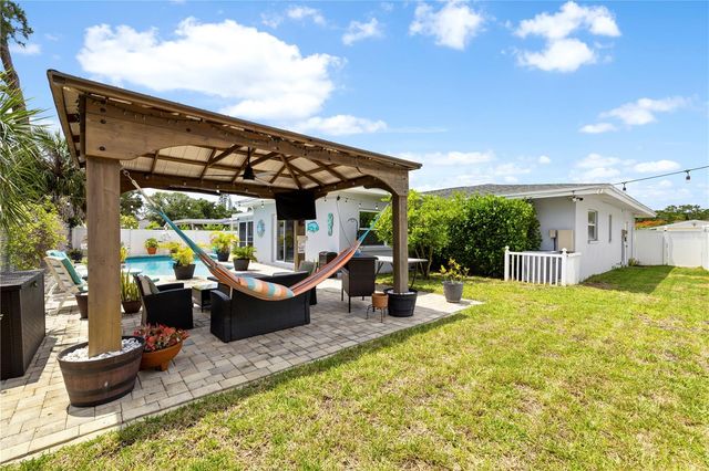 1930 74TH AVENUE N, St Petersburg, FL 33702