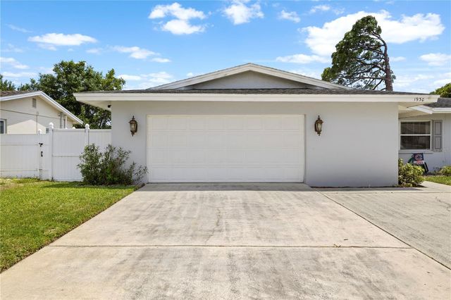 1930 74TH AVENUE N, St Petersburg, FL 33702