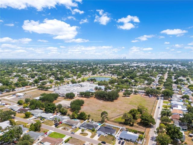 1930 74TH AVENUE N, St Petersburg, FL 33702