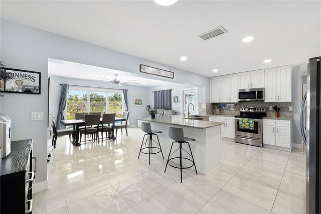 1930 74TH AVENUE N, St Petersburg, FL 33702