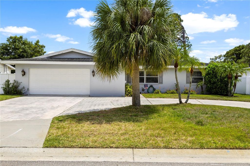 1930 74TH AVENUE N, St Petersburg, FL 33702