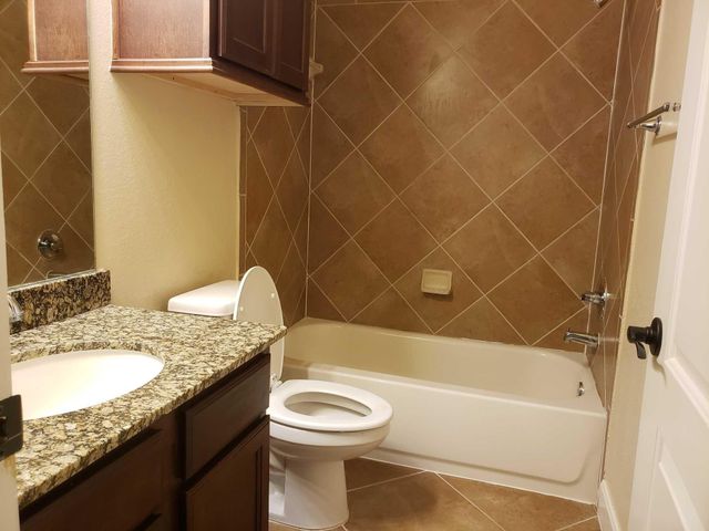 5927 Bristol Path Lane, Sugar Land, TX 77479
