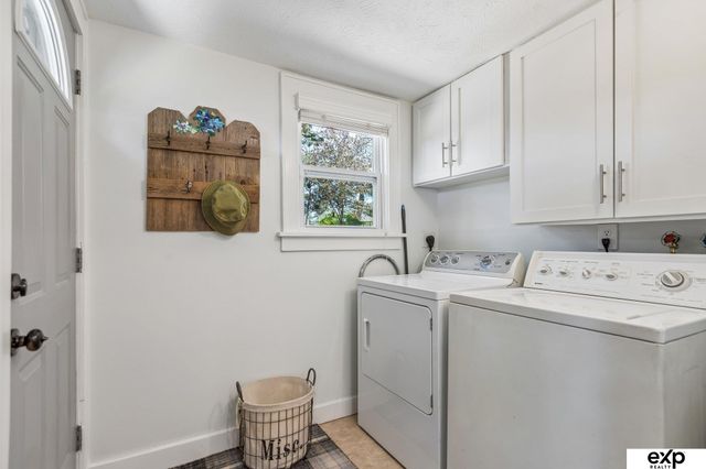 8830 Lake Street, Omaha, NE 68134