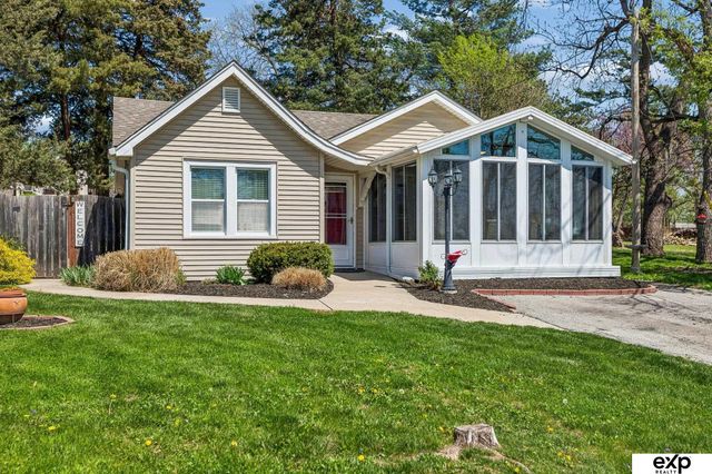 8830 Lake Street, Omaha, NE 68134