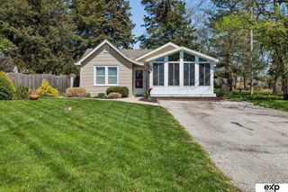 8830 Lake Street, Omaha, NE 68134