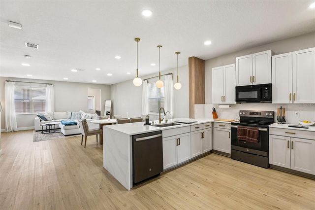11886 FICTION AVENUE, Orlando, FL 32832