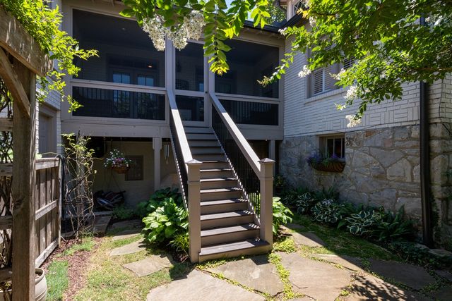 2720 W Linden Ave, Nashville, TN 37212