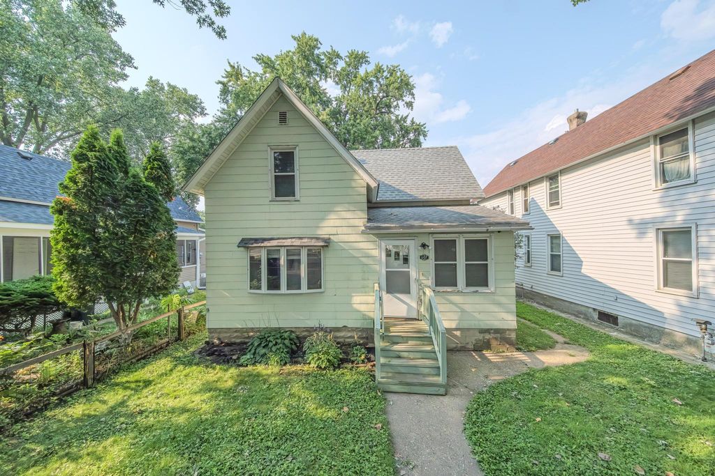 607 Charles Avenue, Saint Paul, MN 55103