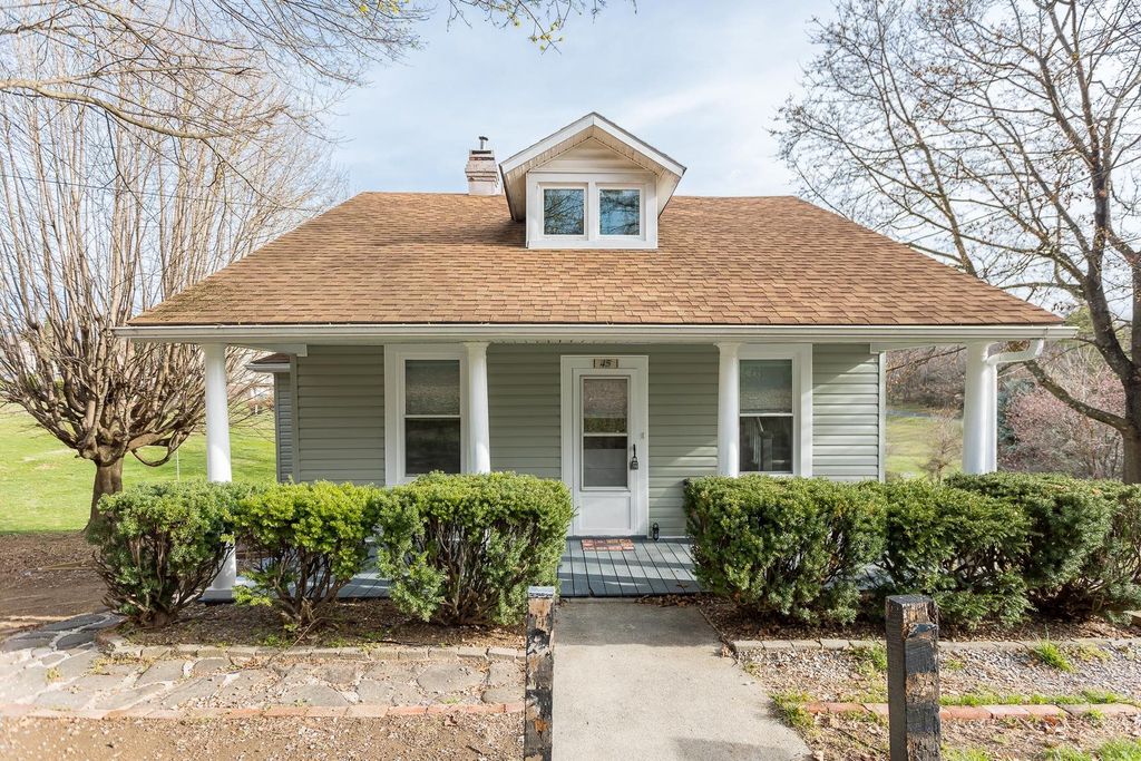 45 WOODLEE RD, Staunton, VA 24401