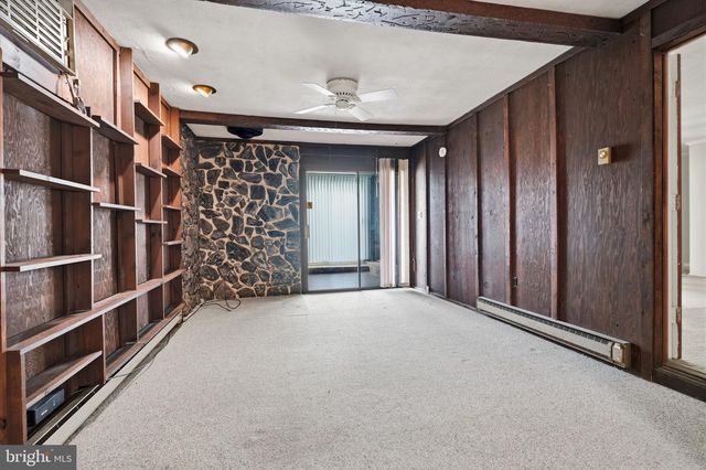 139 NORTHPARK DR, Levittown, PA 19054