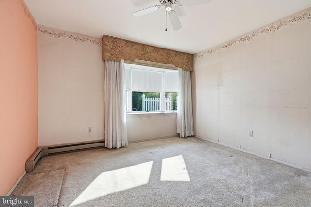 139 NORTHPARK DR, Levittown, PA 19054