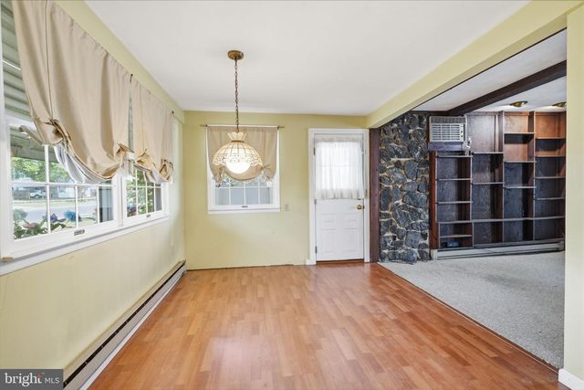 139 NORTHPARK DR, Levittown, PA 19054