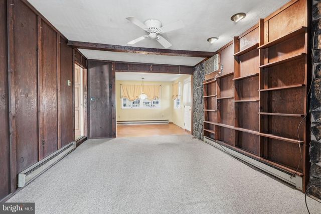 139 NORTHPARK DR, Levittown, PA 19054
