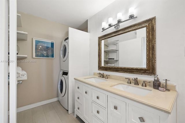 20505 E Country Club Drive 1232, Aventura, FL 33180