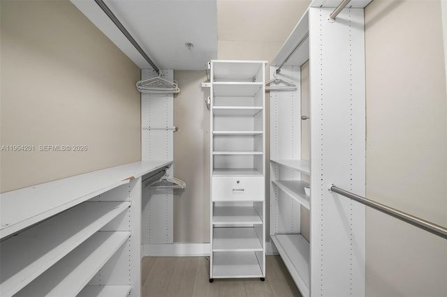 20505 E Country Club Drive 1232, Aventura, FL 33180