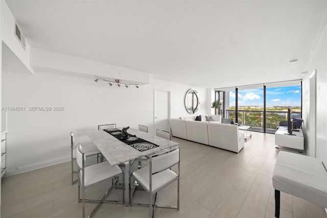 20505 E Country Club Drive 1232, Aventura, FL 33180