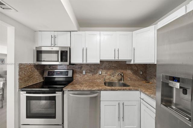 20505 E Country Club Drive 1232, Aventura, FL 33180