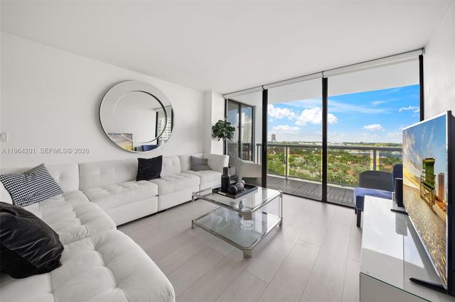 20505 E Country Club Drive 1232, Aventura, FL 33180