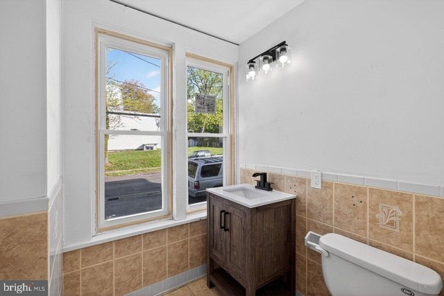 302 BELLEVUE AVE, Trenton, NJ 08618