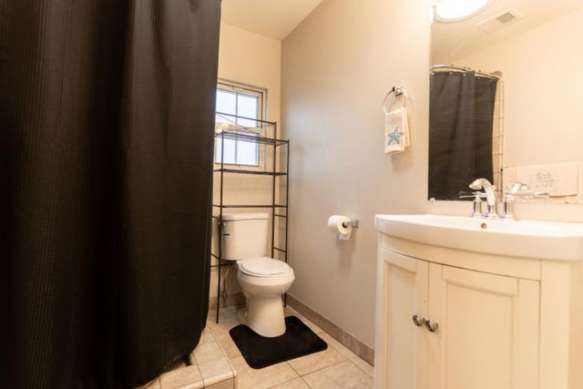 4860 E Amherst Avenue, Fresno, CA 93703