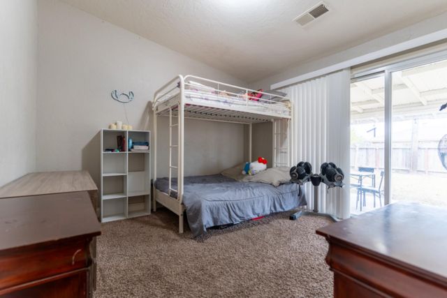 4860 E Amherst Avenue, Fresno, CA 93703