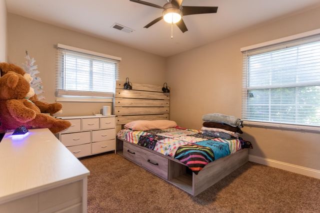 4860 E Amherst Avenue, Fresno, CA 93703