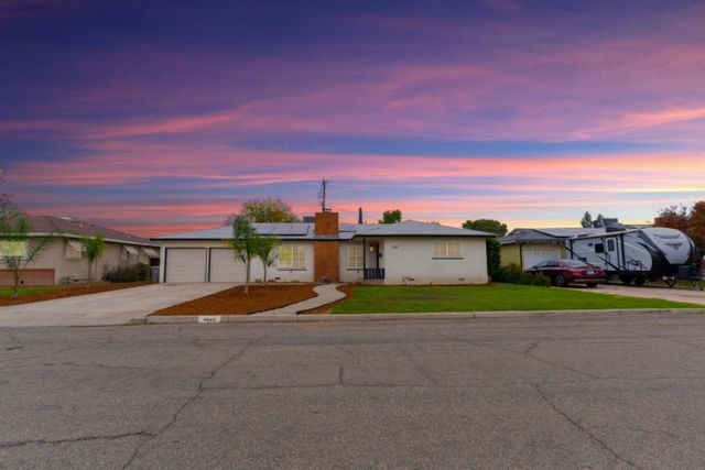 4860 E Amherst Avenue, Fresno, CA 93703