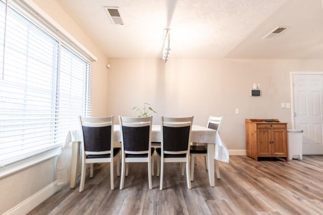 4860 E Amherst Avenue, Fresno, CA 93703