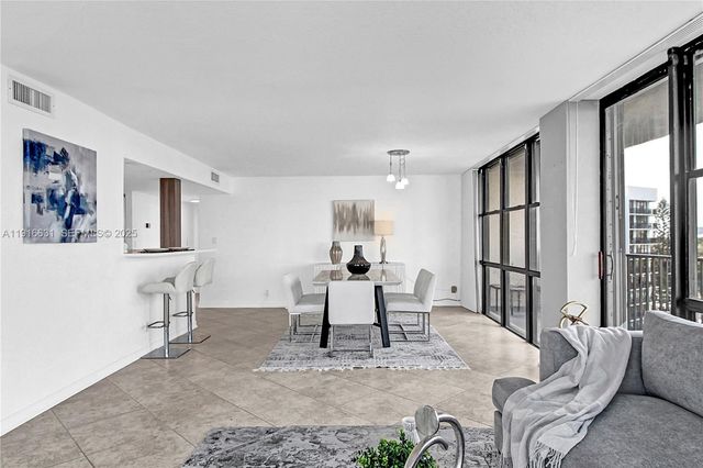 800 Parkview Dr 821, Hallandale Beach, FL 33009