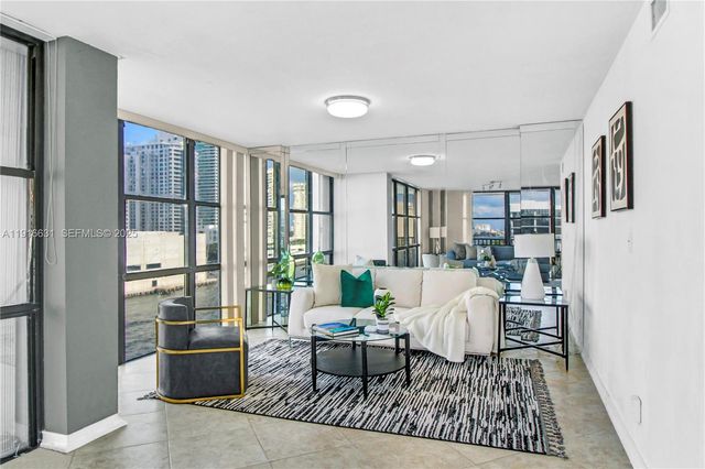 800 Parkview Dr 821, Hallandale Beach, FL 33009