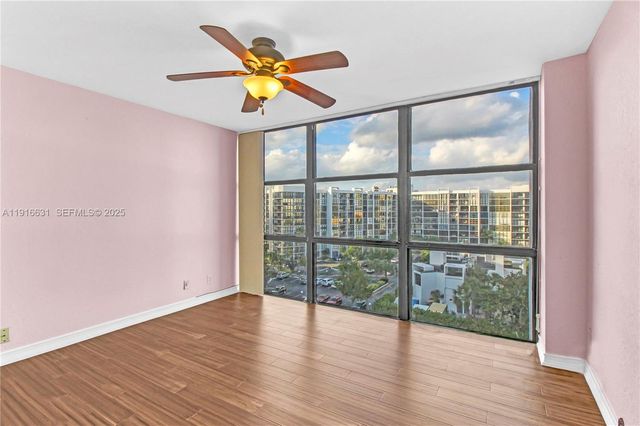 800 Parkview Dr 821, Hallandale Beach, FL 33009