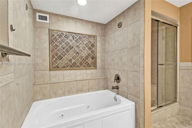 800 Parkview Dr 821, Hallandale Beach, FL 33009