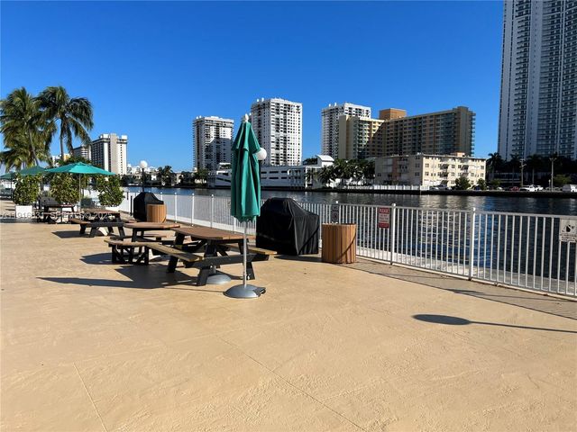 800 Parkview Dr 821, Hallandale Beach, FL 33009
