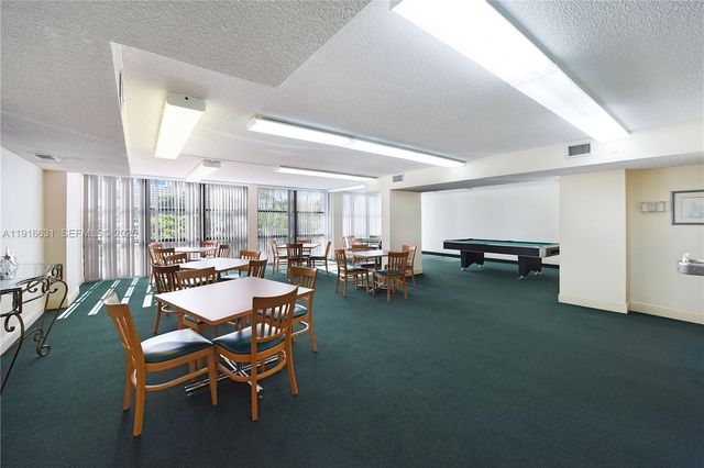 800 Parkview Dr 821, Hallandale Beach, FL 33009