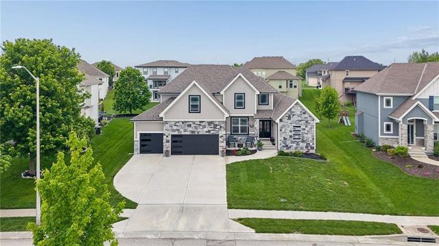 8112 NW 90th Street, Kansas City, MO 64153