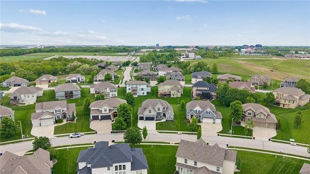 8112 NW 90th Street, Kansas City, MO 64153