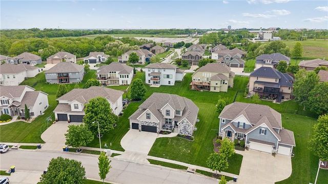8112 NW 90th Street, Kansas City, MO 64153