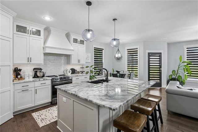 8112 NW 90th Street, Kansas City, MO 64153