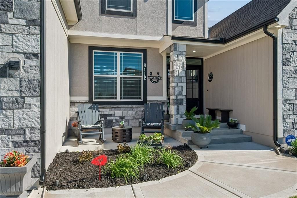 8112 NW 90th Street, Kansas City, MO 64153