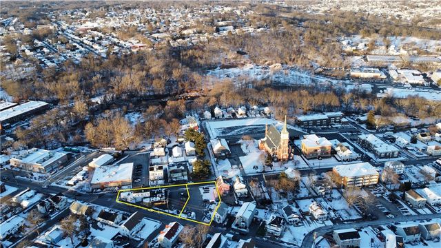 1039 Douglas Avenue, Providence, RI 02904